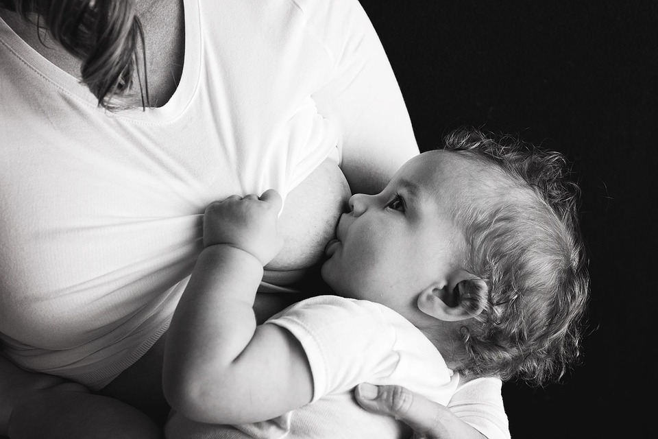 L’allaitement est-il nécessaire pour la croissance du bébé ?
